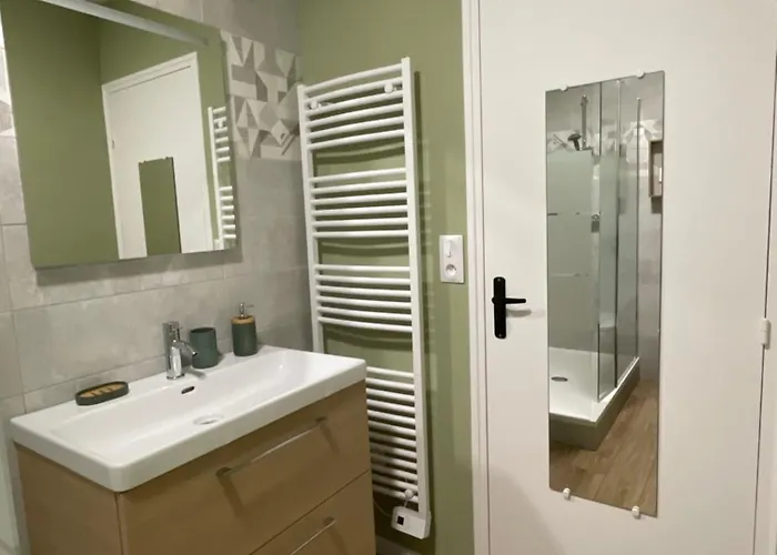 Meuble 26m² Refait A Neuf Lägenhet *